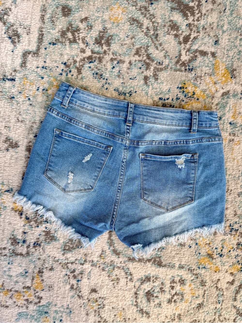 Light Blue Distressed Denim Shorts Size M like new - Picture 2 of 4